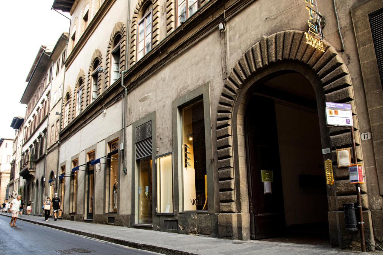 Studio In Tornabuoni Within A Renaissance Building Apartment Firenze Bagian luar foto