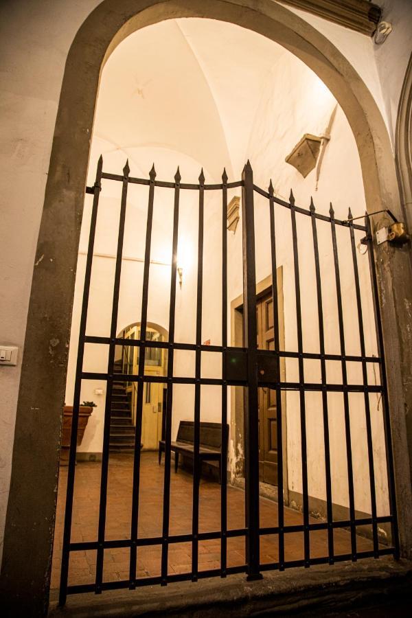 Studio In Tornabuoni Within A Renaissance Building Apartment Firenze Bagian luar foto
