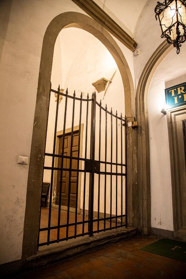 Studio In Tornabuoni Within A Renaissance Building Apartment Firenze Bagian luar foto